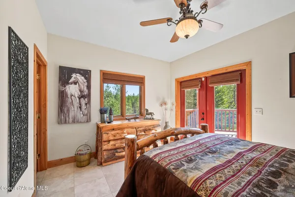 $1,949,000 | 8899 Coeur D'Alene Drive, Spirit Lake, ID 83869