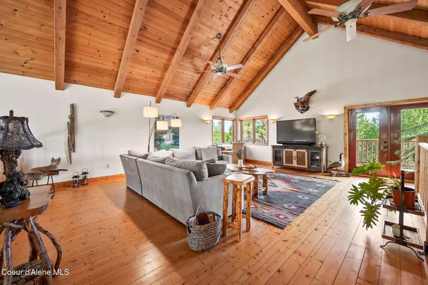 $1,949,000 | 8899 Coeur D'Alene Drive, Spirit Lake, ID 83869
