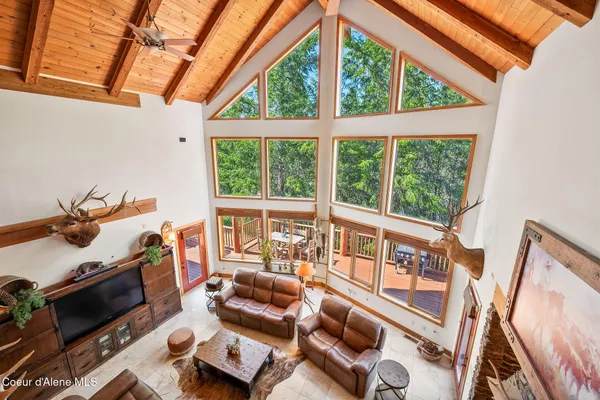 $1,949,000 | 8899 Coeur D'Alene Drive, Spirit Lake, ID 83869