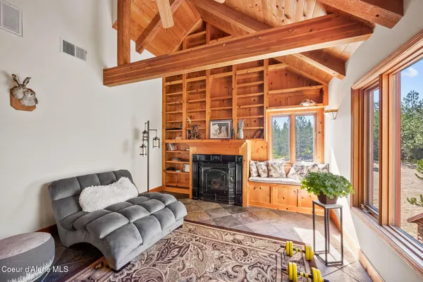 $1,949,000 | 8899 Coeur D'Alene Drive, Spirit Lake, ID 83869