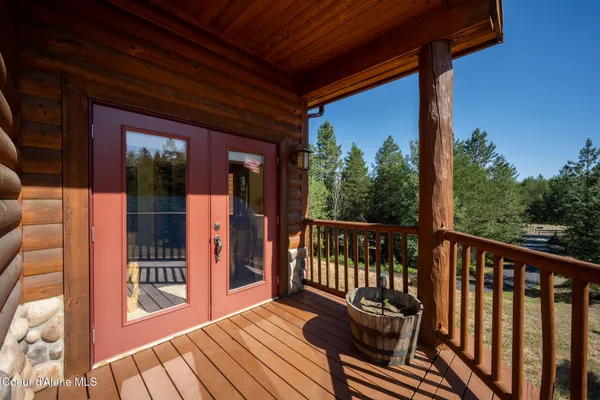 $1,949,000 | 8899 Coeur D'Alene Drive, Spirit Lake, ID 83869