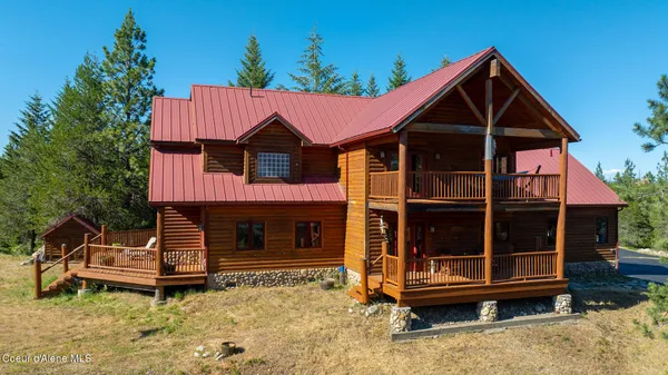 $1,949,000 | 8899 Coeur D'Alene Drive, Spirit Lake, ID 83869