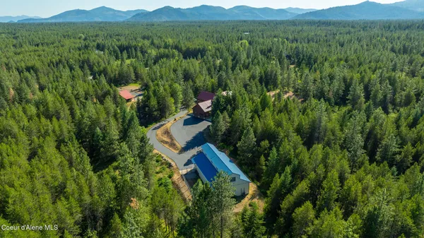 $1,949,000 | 8899 Coeur D'Alene Drive, Spirit Lake, ID 83869