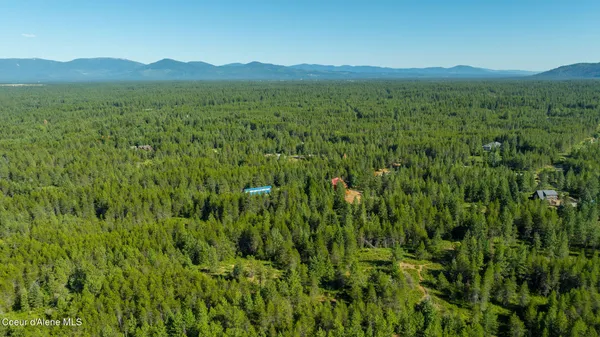 $1,949,000 | 8899 Coeur D'Alene Drive, Spirit Lake, ID 83869