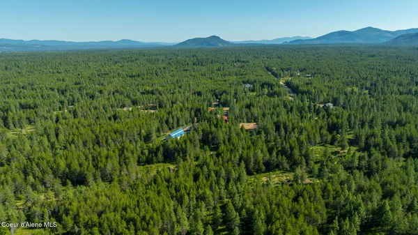 $1,949,000 | 8899 Coeur D'Alene Drive, Spirit Lake, ID 83869