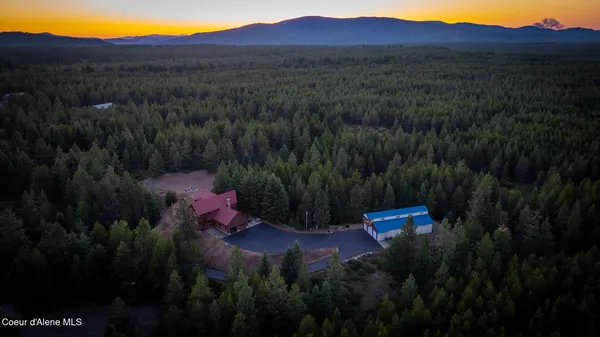 $1,949,000 | 8899 Coeur D'Alene Drive, Spirit Lake, ID 83869