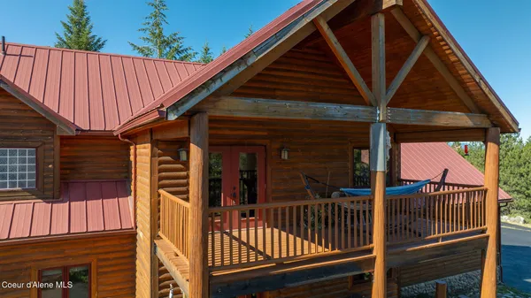 $1,949,000 | 8899 Coeur D'Alene Drive, Spirit Lake, ID 83869