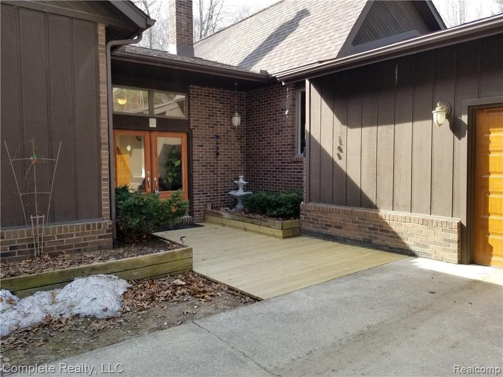 8356 West Frances Road Flushing, MI 48433 - Photo 2 of 78 20190327_162518.jpg