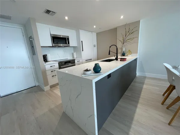 $4,300 | 50 Biscayne Boulevard, Unit 2611, Miami, FL 33132