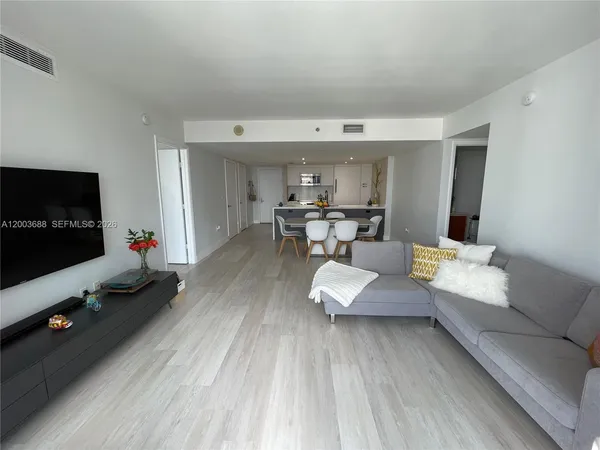 $4,300 | 50 Biscayne Boulevard, Unit 2611, Miami, FL 33132