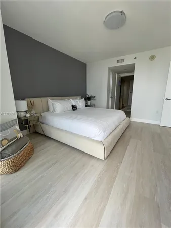 $4,300 | 50 Biscayne Boulevard, Unit 2611, Miami, FL 33132