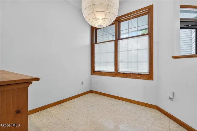 $332,500 | 1 Valley View Avenue, East Greenbush, NY 12144