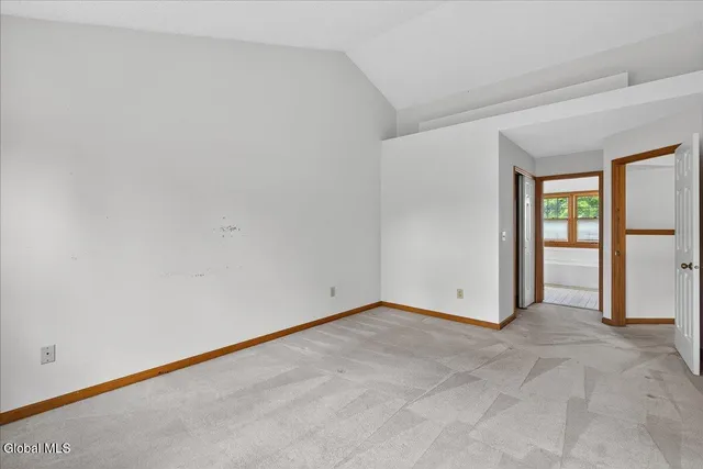 $332,500 | 1 Valley View Avenue, East Greenbush, NY 12144