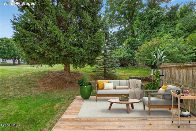 $332,500 | 1 Valley View Avenue, East Greenbush, NY 12144