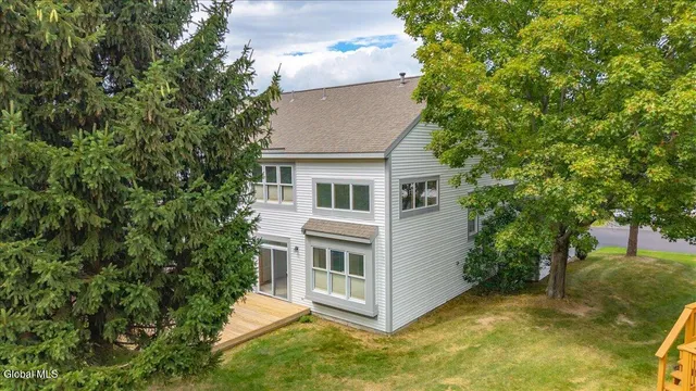 $332,500 | 1 Valley View Avenue, East Greenbush, NY 12144