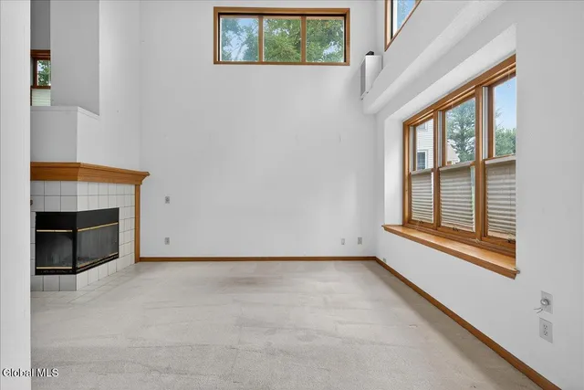 $332,500 | 1 Valley View Avenue, East Greenbush, NY 12144