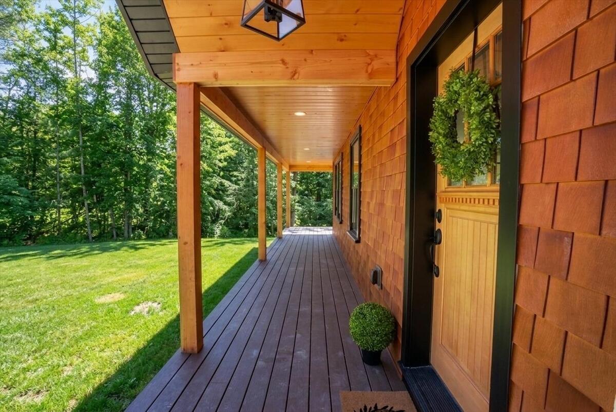 321 Pownal Road Freeport, ME 04032 - Photo 2 of 6 2