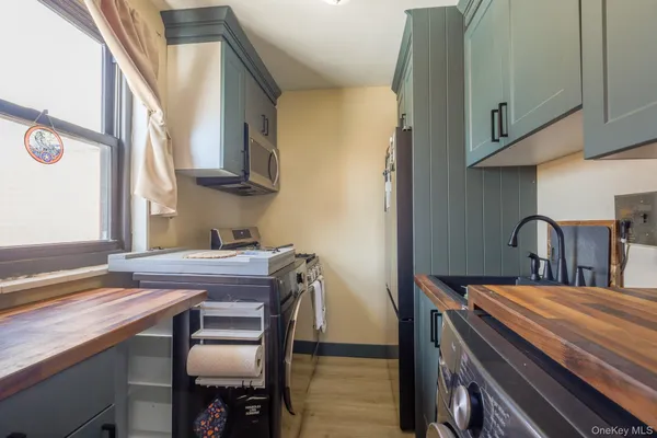 $288,888 | 201-02 19th Avenue, Unit 2142 | Clearview