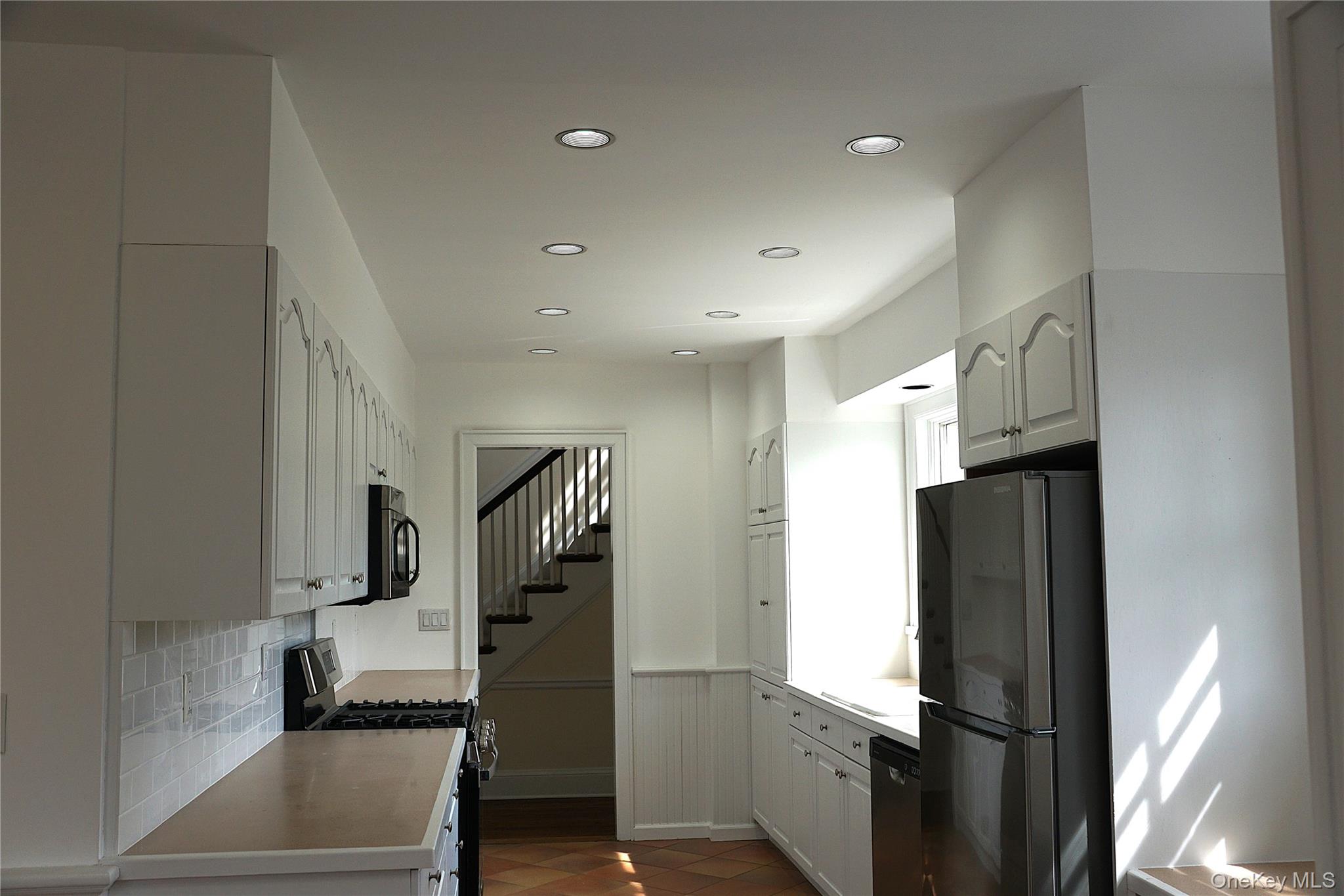 16 Bon Air Avenue New Rochelle, NY 10804 - Photo 14 of 25