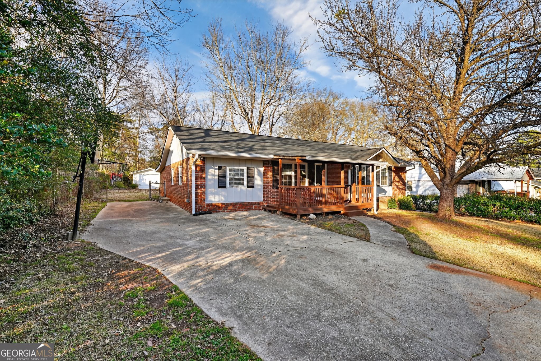 90 Jonathan Road Riverdale, GA 30274 - Photo 2 of 35