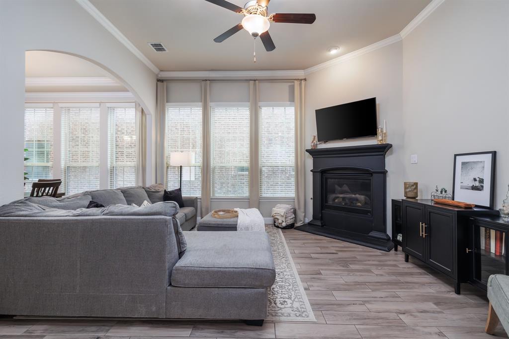 511 Rustic Lane Euless, TX 76039 - Photo 5 of 30