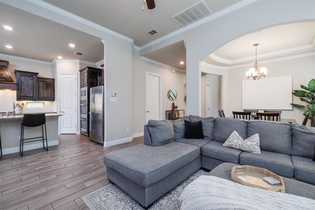 511 Rustic Lane Euless, TX 76039 - Photo 7 of 30