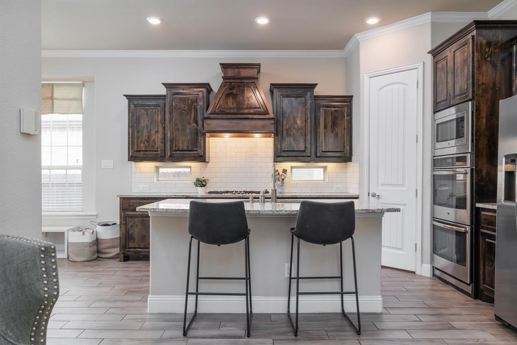 511 Rustic Lane Euless, TX 76039 - Photo 8 of 30