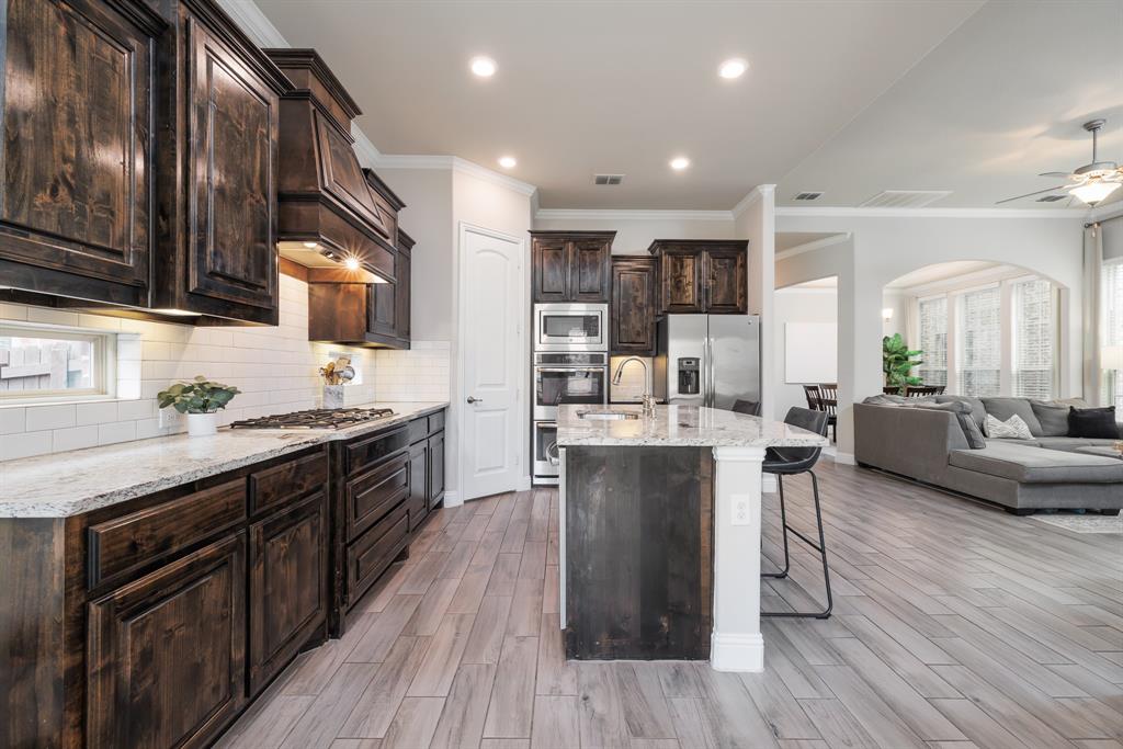 511 Rustic Lane Euless, TX 76039 - Photo 10 of 30