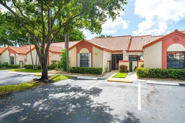 $3,000 | 65 Centennial Court, Deerfield Beach, FL 33442