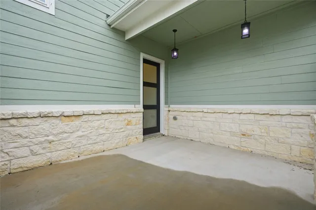 $2,800 | 719 Sandy Bay Lane, Kemah, TX 77565