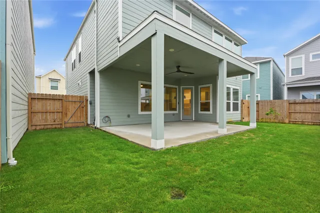 $2,800 | 719 Sandy Bay Lane, Kemah, TX 77565