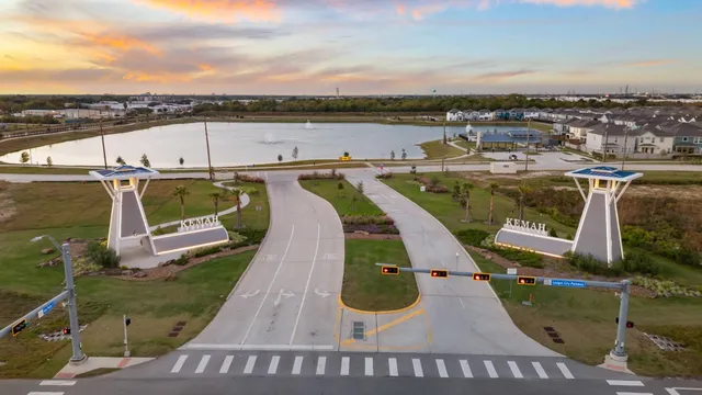 $2,800 | 719 Sandy Bay Lane, Kemah, TX 77565