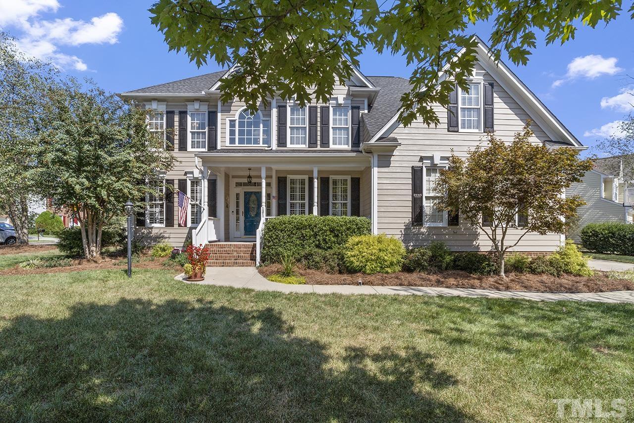 101 Timber Hitch Road Cary, NC 27513 - Photo 10 of 48 Crown molding & wainscoting