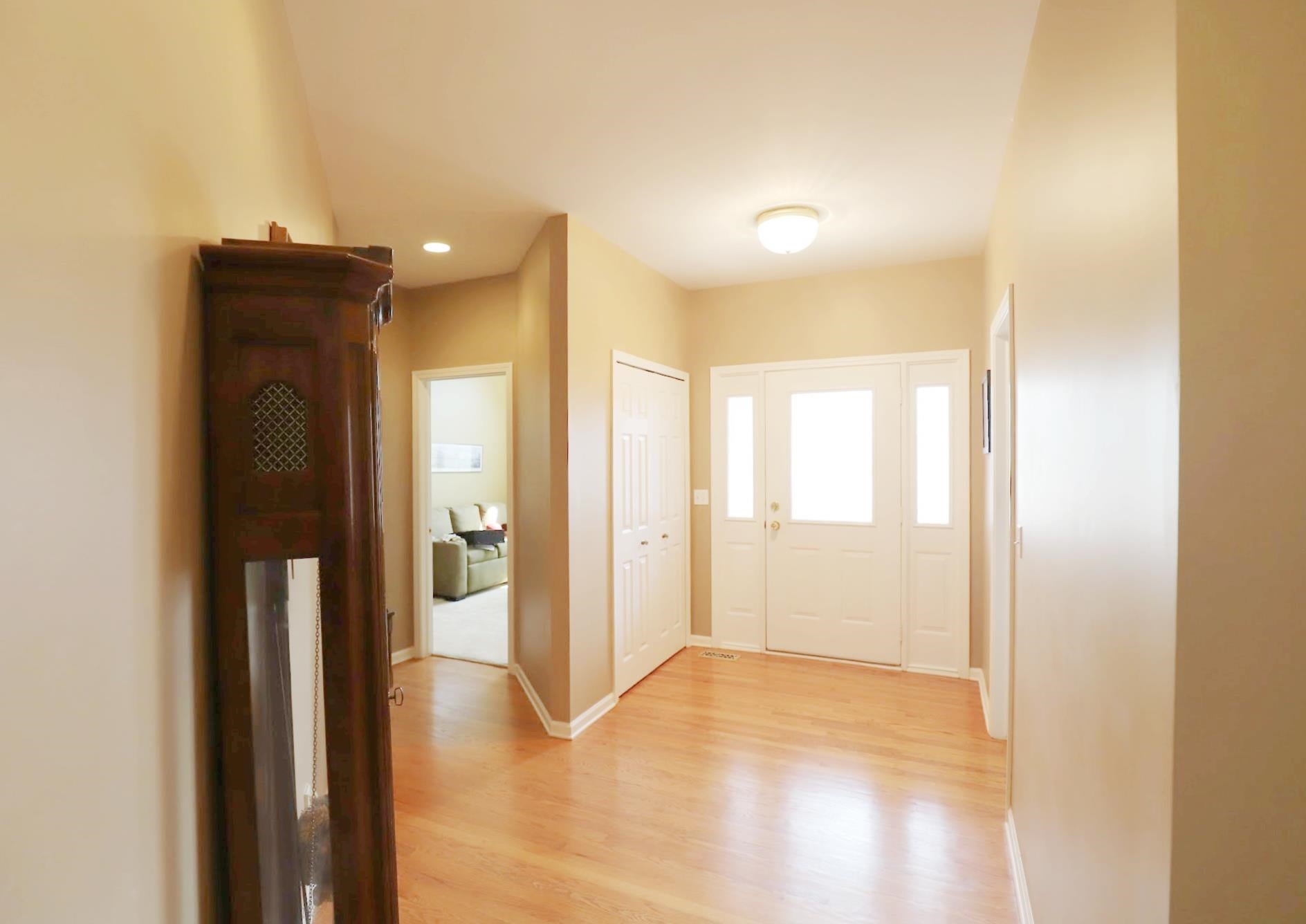 1512 Rio Grande Court Flint, MI 48532 - Photo 3 of 34 Gallery Image 3
