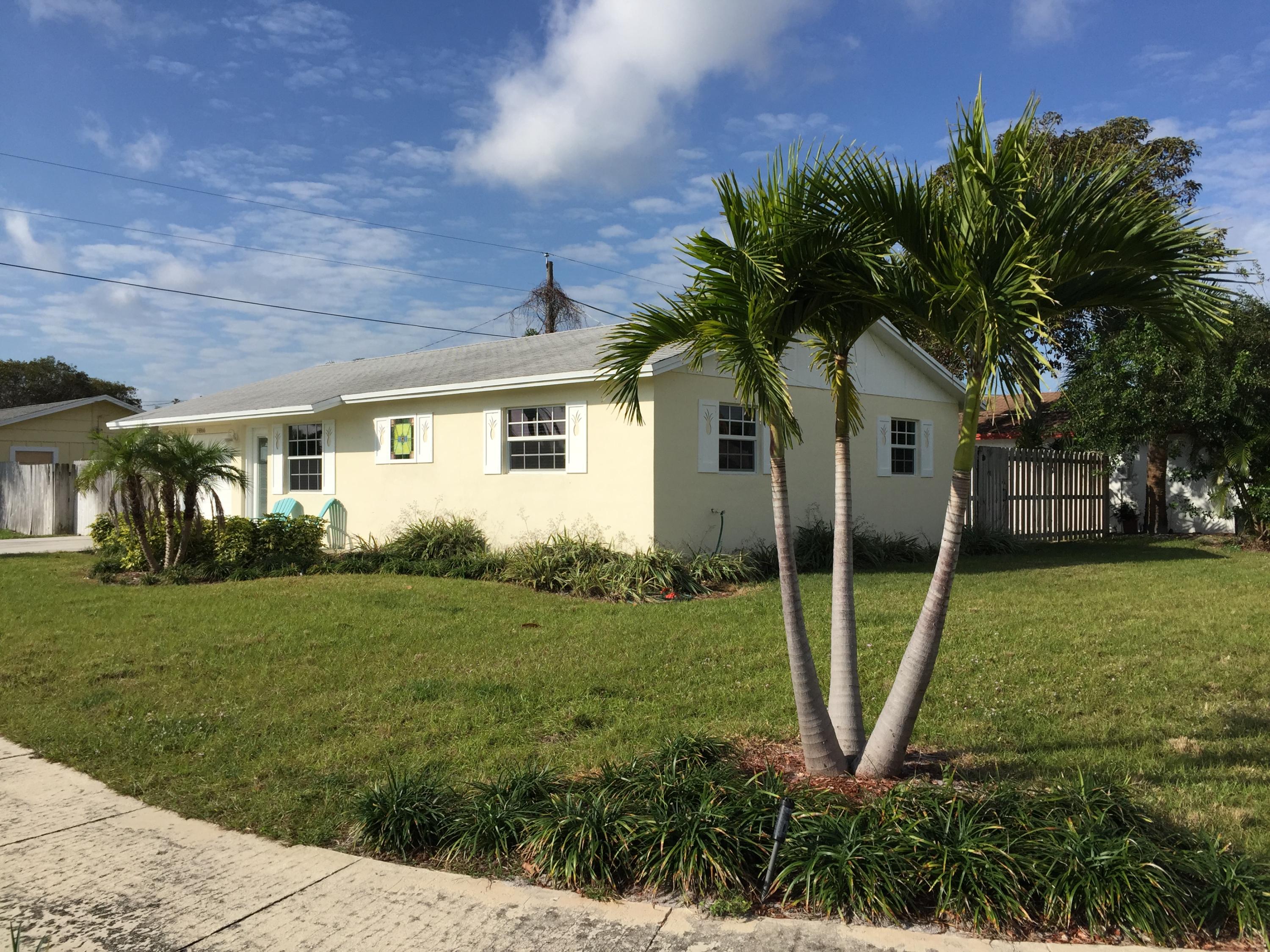 19866 Seabrook Road Jupiter, FL 33469 - Photo 2 of 33 IMG_4507