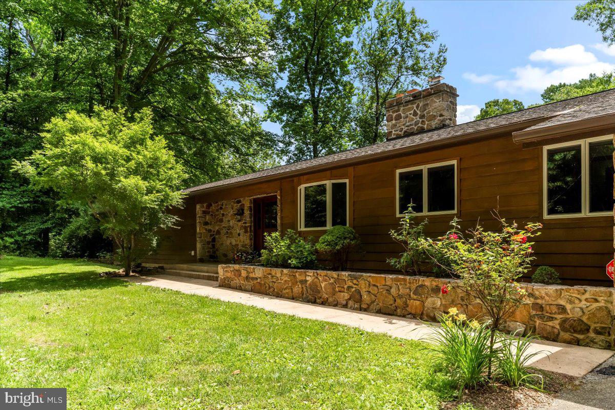 1012 Garrett Mill Road Newtown Square, PA 19073 - Photo 3 of 76 Exterior front
