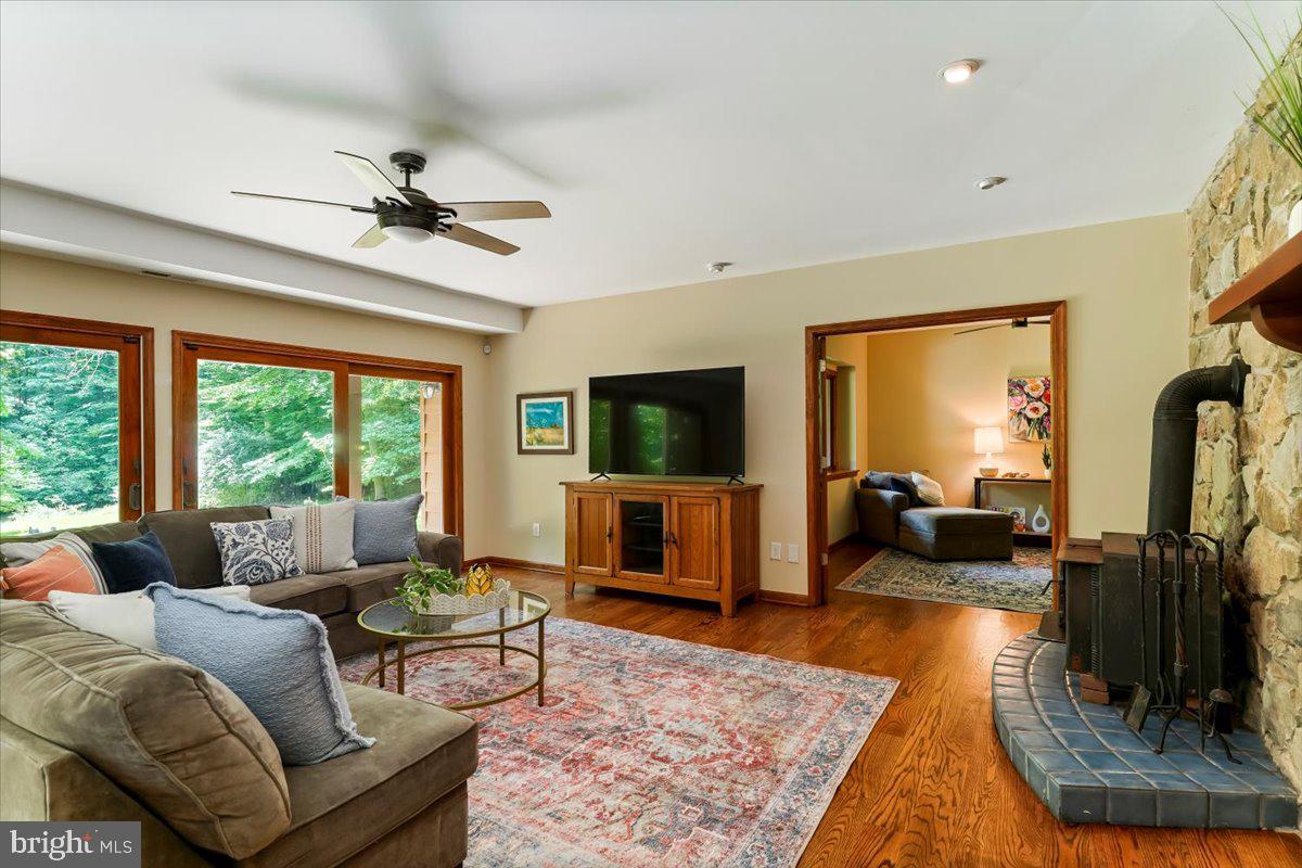 1012 Garrett Mill Road Newtown Square, PA 19073 - Photo 36 of 76 Family room