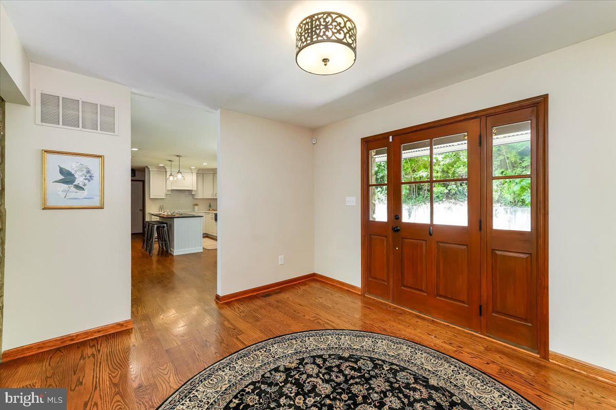 1012 Garrett Mill Road Newtown Square, PA 19073 - Photo 5 of 76 Foyer