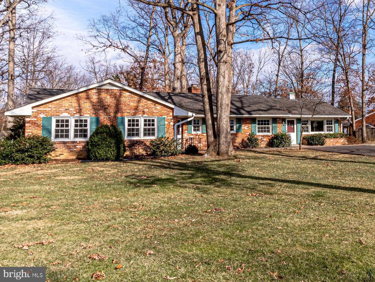 6432 Lignum Street Springfield, VA 22150 - Photo 8 of 89