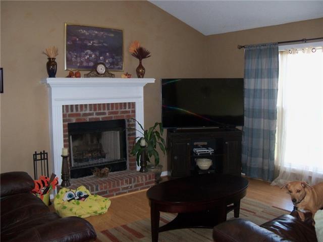118 Jackson Heights Road Columbia, TN 38401 - Photo 5 of 15 Beautiful living room with fireplace!