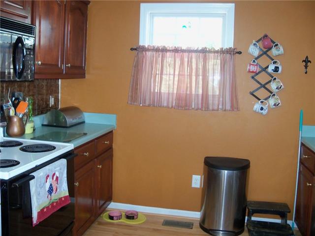 118 Jackson Heights Road Columbia, TN 38401 - Photo 7 of 15 Additional Kitchen View