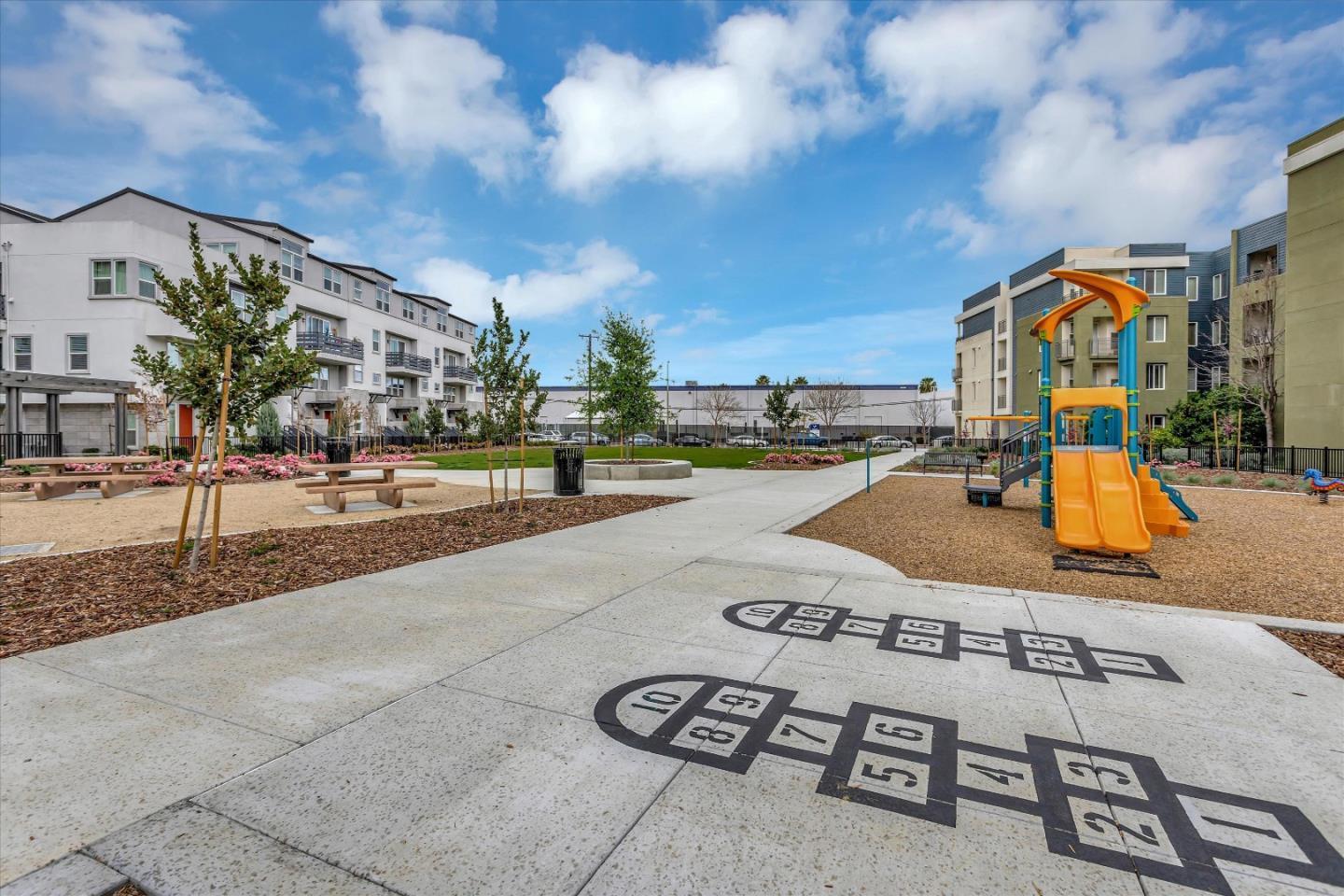 2046 Mahuron Circle San Jose, CA 95133 - Photo 34 of 35 a view of a basketball court