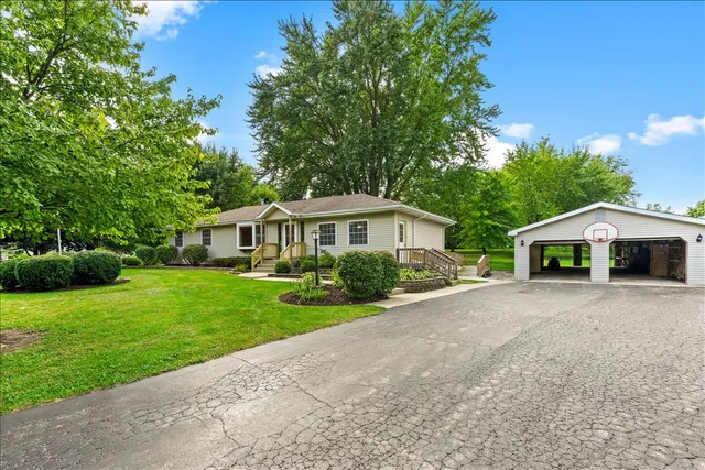 $430,000 | 3405 Dean Street, Woodstock, IL 60098