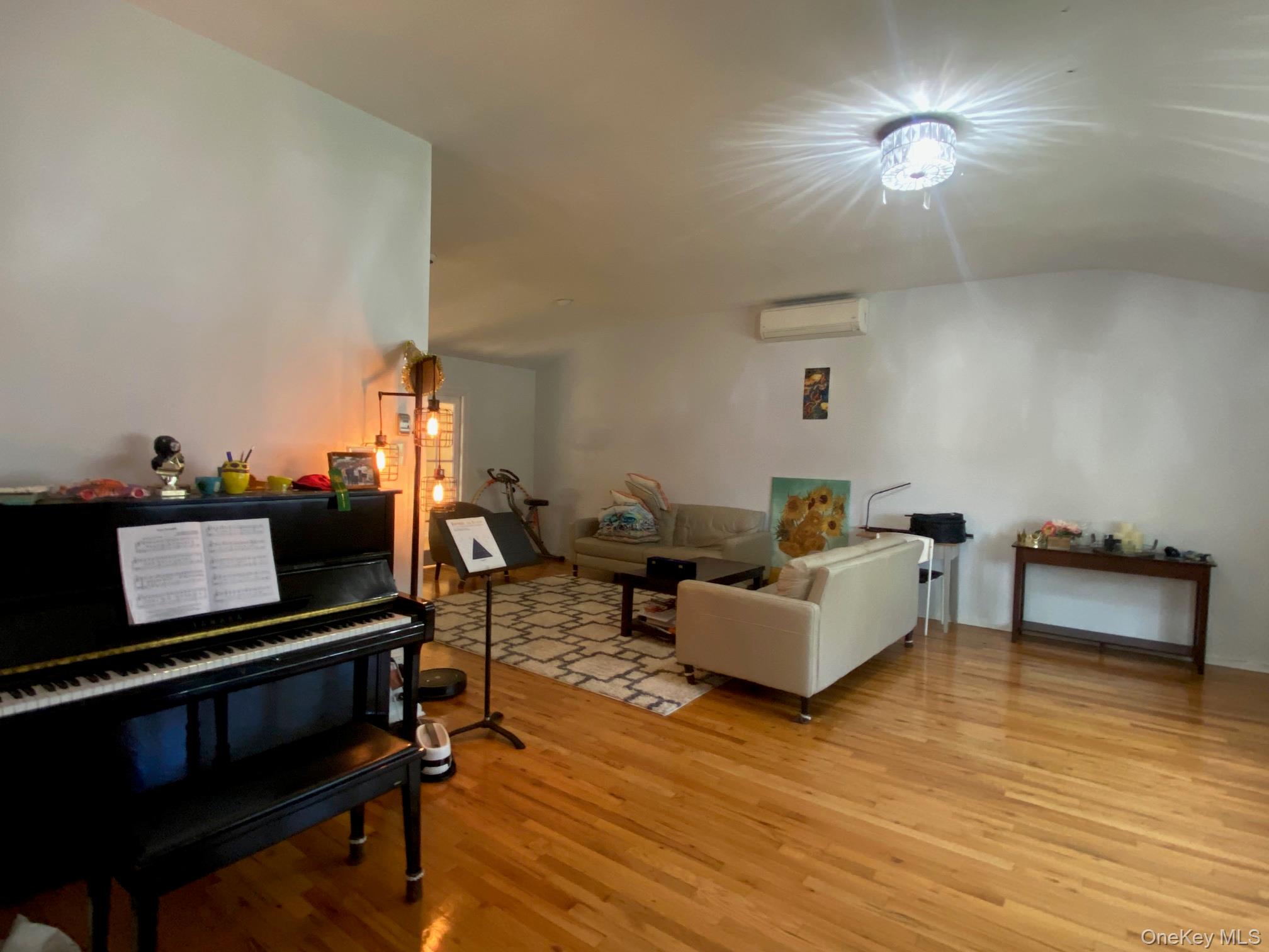 12 Russell Woods Road Great Neck, NY 11021 - Photo 3 of 27 Gallery Image 3