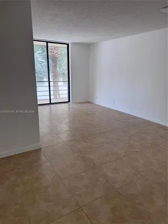 $2,200 | 2821 North Miami Beach Boulevard, Unit 3K, North Miami Beach, FL 33160