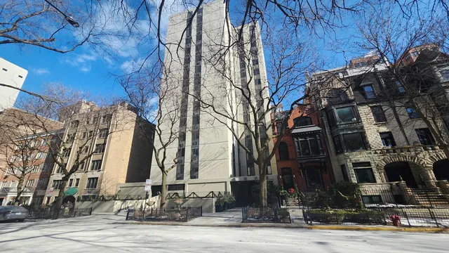 $1,950 | 1339 North Dearborn Street, Unit 4C, Chicago, IL 60610