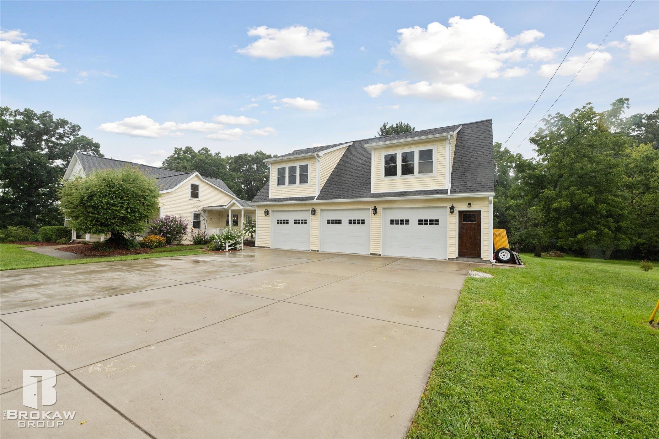 1243 Butcher Road Fenton, MI 48430 - Photo 4 of 69 50150453-f82f141a-a23e-4978-b298-cbf45c0d4706.JPG