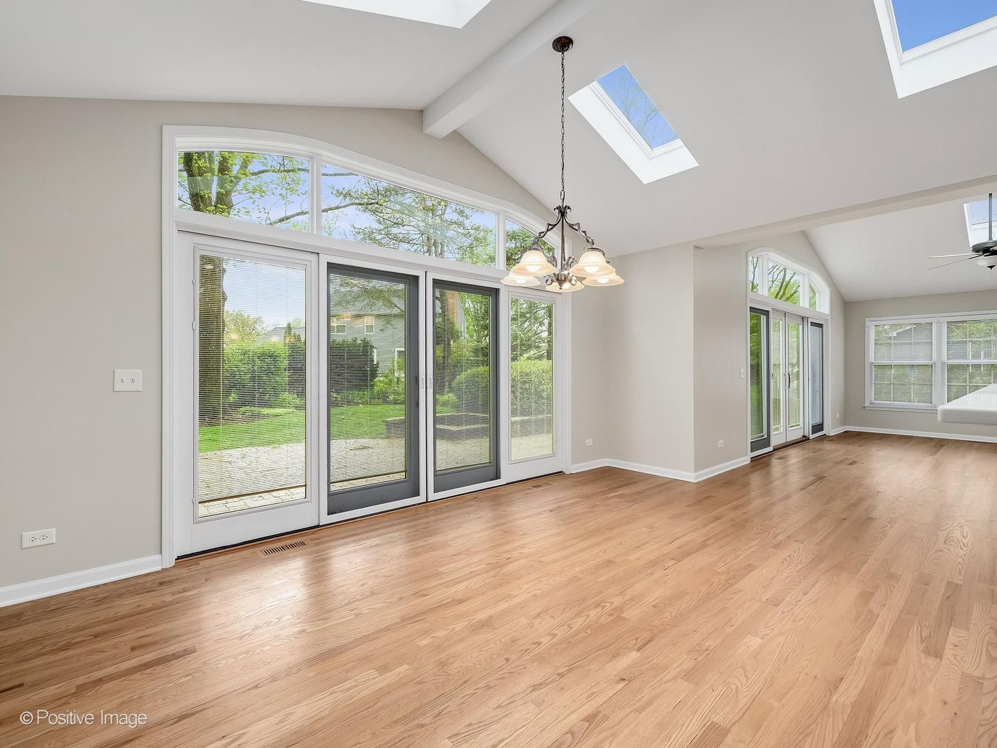 2S560 Seneca Drive Wheaton, IL 60189 - Photo 6 of 39