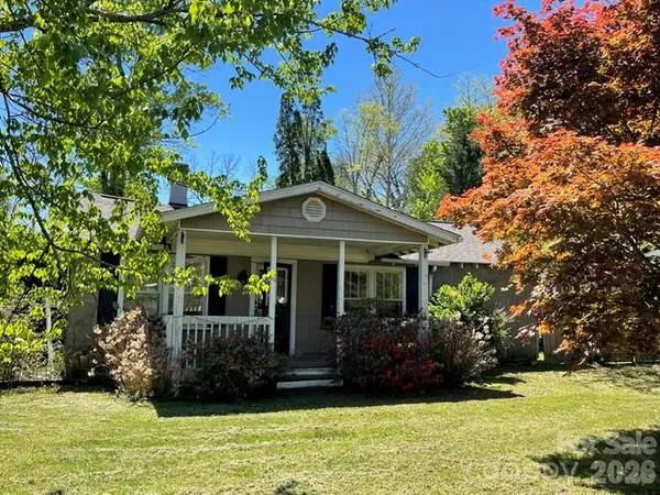 $179,900 | 1610 Willow Road, Hendersonville, NC 28739