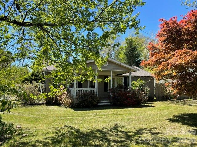 1610 Willow Road Hendersonville, NC 28739 - Photo 2 of 21